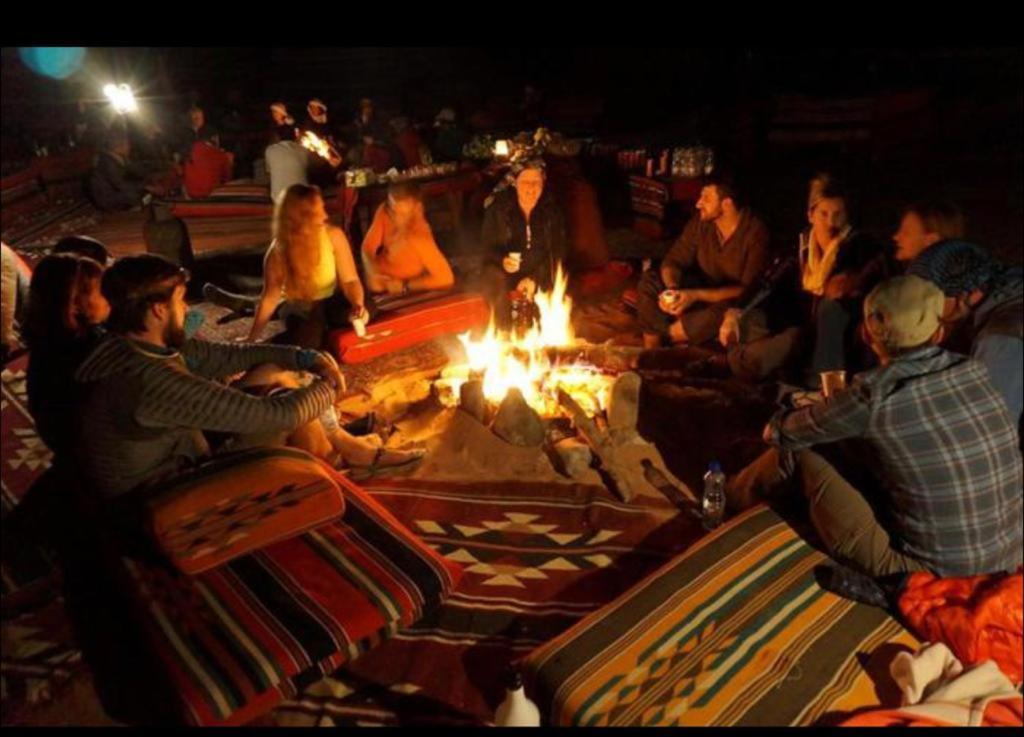 Bedouin Adventure & Tours Hotel Wadi Rum Bagian luar foto