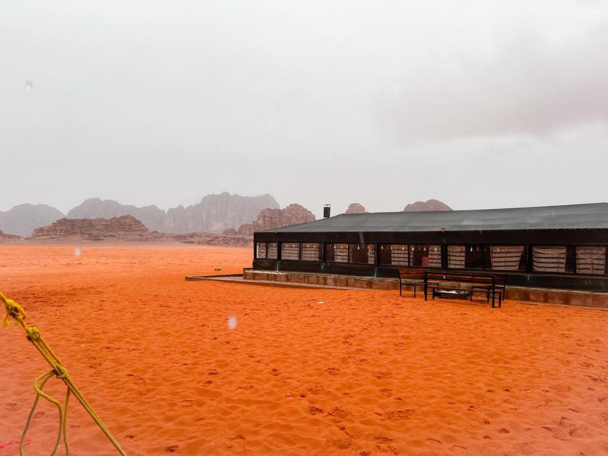 Bedouin Adventure & Tours Hotel Wadi Rum Bagian luar foto